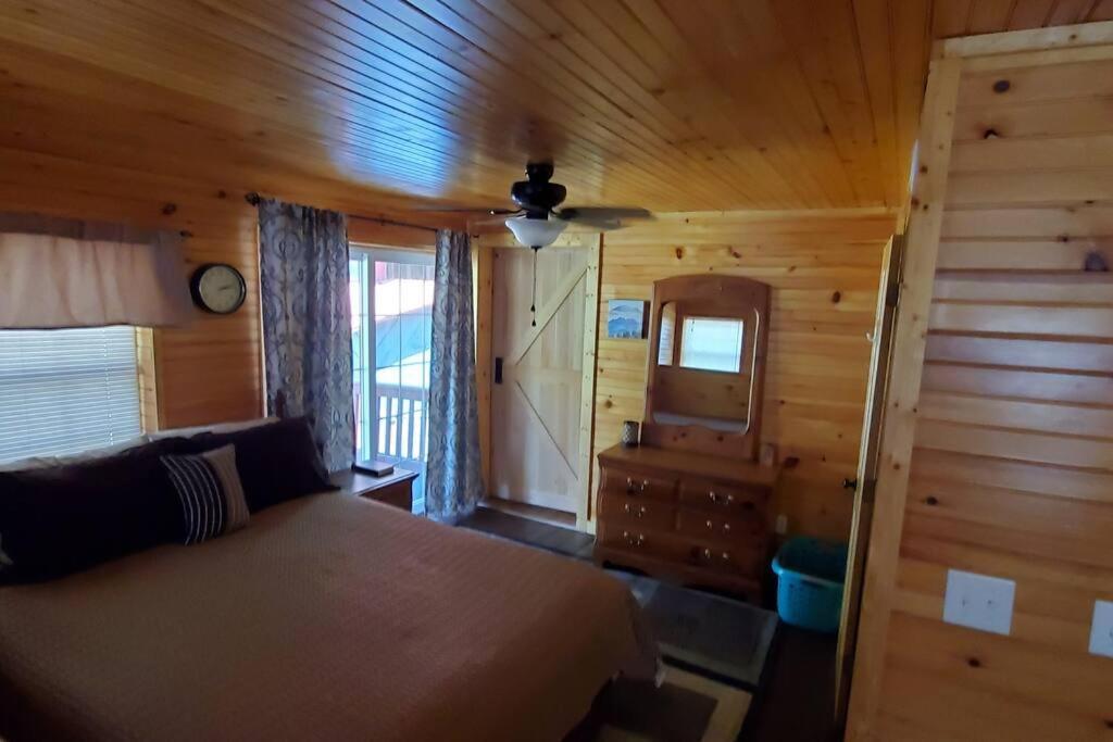 Waterwheel Cabin By The Creek Мърфи Екстериор снимка