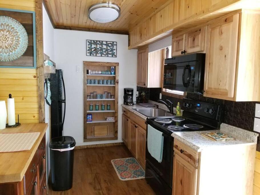 Waterwheel Cabin By The Creek Мърфи Екстериор снимка
