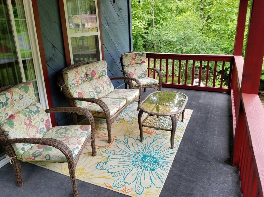Waterwheel Cabin By The Creek Мърфи Екстериор снимка